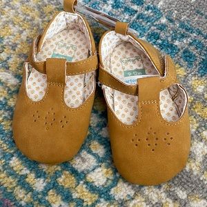 NWT Carters soft walker shoe 9-12 mo.